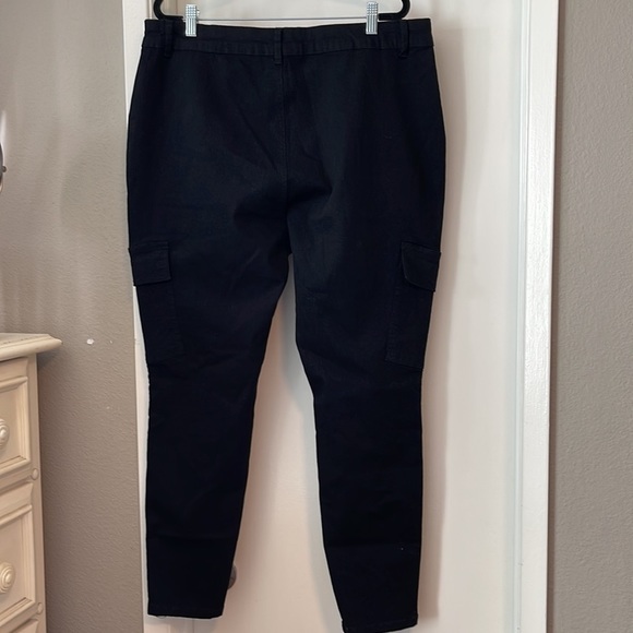 Nwot SHEIN fit+ Cargo Pants. - Picture 3 of 5